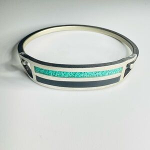 Mexico Crushed Turquoise Green and Black Banded Oval Bangle Bracelet